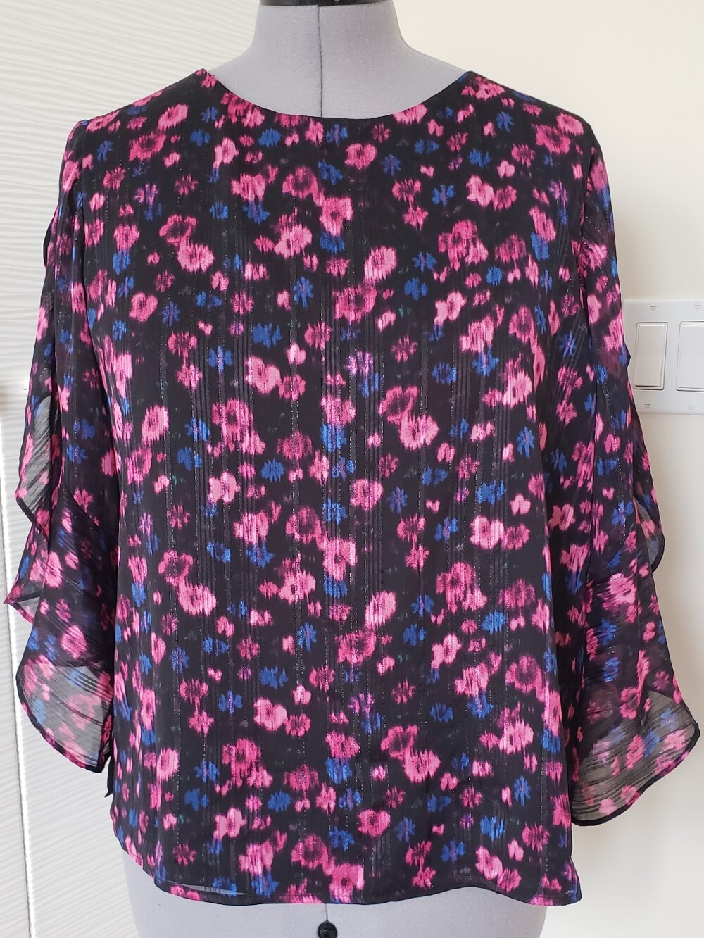 Vince Camuto Black Blouse with Pink & Blue Floral Printe Sz.XL New
